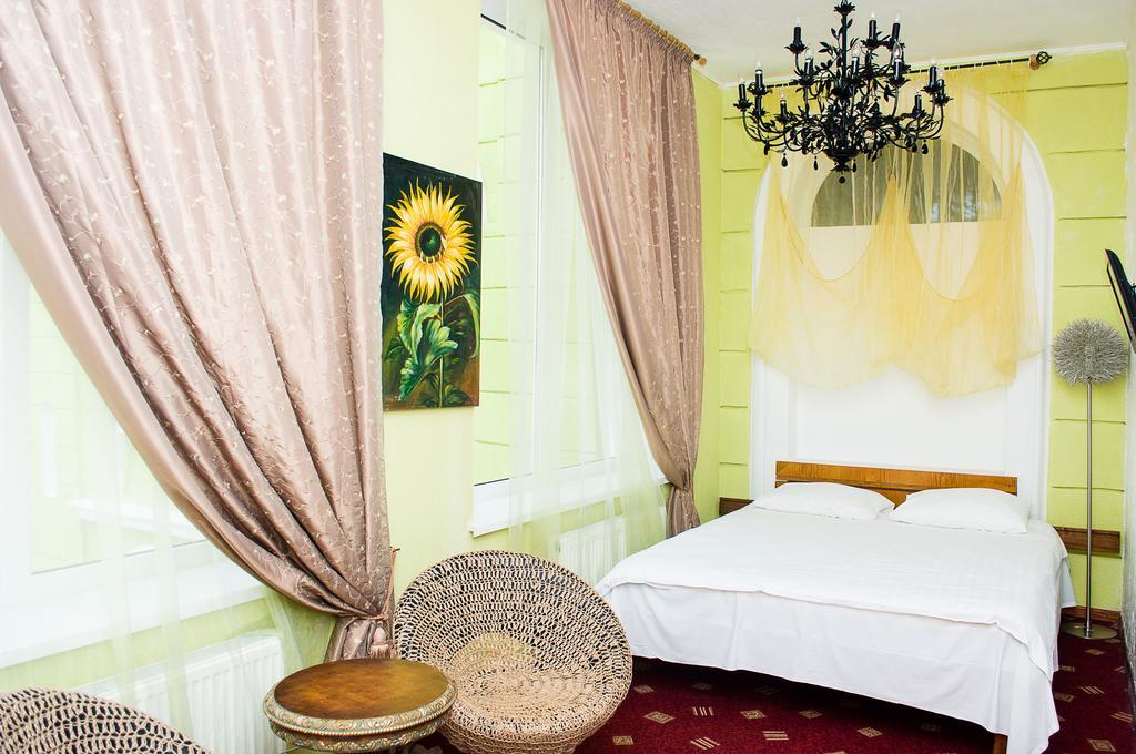 Guest House De Rishelye Одеса Екстериор снимка